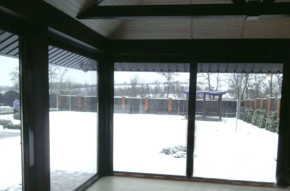 Алюминиевые раздвижные окна для беседки